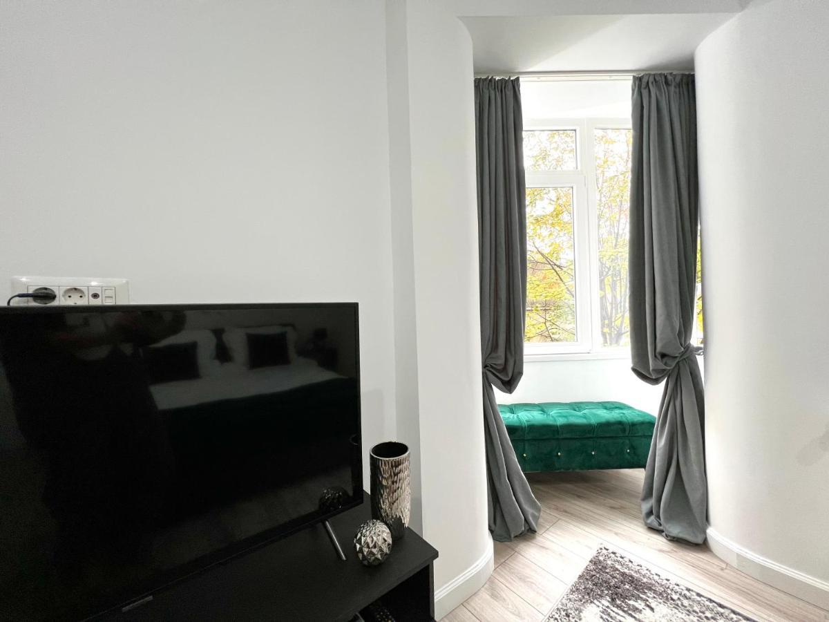 Green Spot - Premium Studio - Sanador Victoriei Boekarest Buitenkant foto