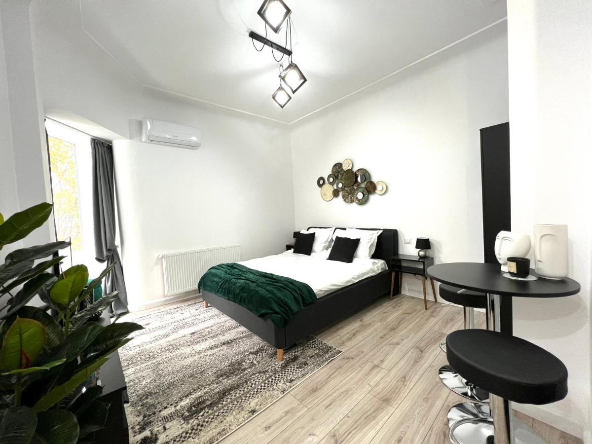 Green Spot - Premium Studio - Sanador Victoriei Boekarest Buitenkant foto