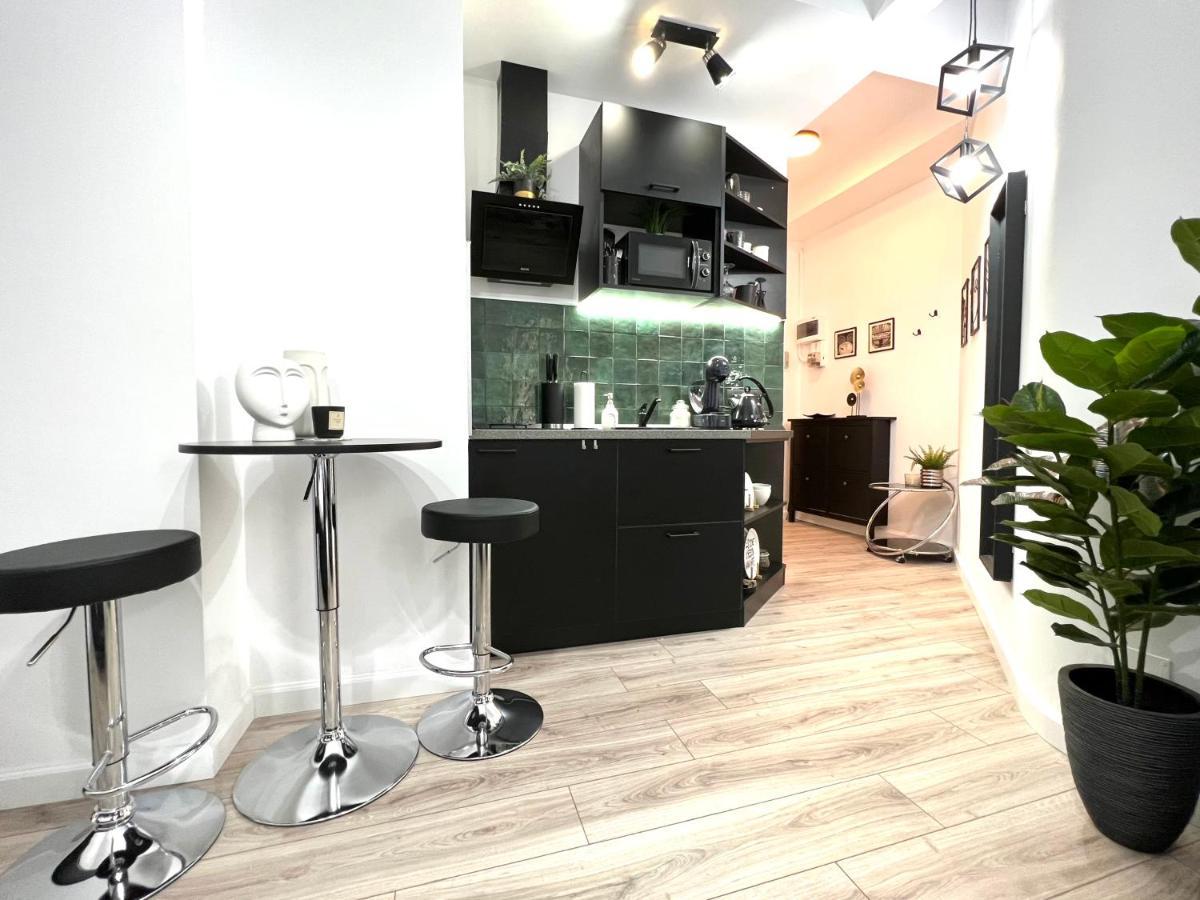 Green Spot - Premium Studio - Sanador Victoriei Boekarest Buitenkant foto