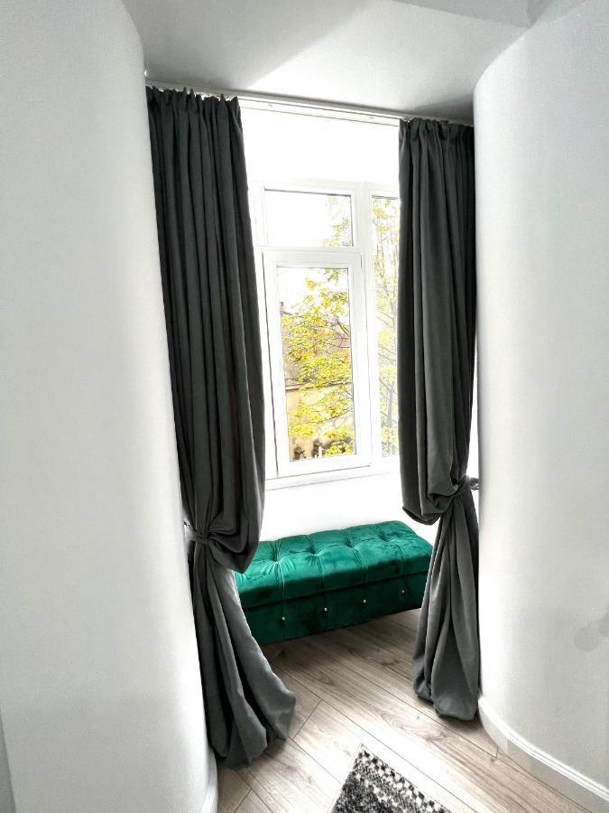 Green Spot - Premium Studio - Sanador Victoriei Boekarest Buitenkant foto